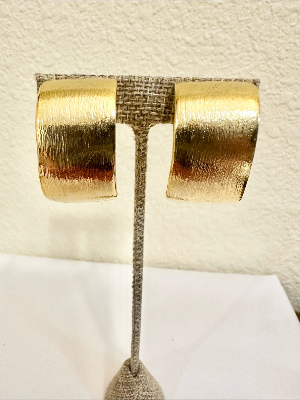 90s Vintage Gold Wide C-Hoop Textured Earrings - High Quality